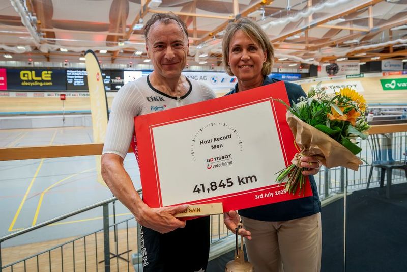 Roger Bolliger mit Jutta Kamolz, Operations Manager Tissot Velodrome (© Sam Buchli | PluSport)