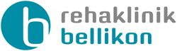 Logo der Rehaklinik Bellikon mit einem stilisierten Kleinbuchstaben b in Weiß innerhalb eines blaugrünen Kreises und dem Schriftzug rehaklinik bellikon in grauem und blaugrünem Text rechts daneben.
