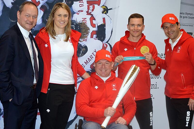 Swiss Olympic-Präsident Jürg Stahl, Paralympics Chef de Mission Luana Bergamin, Skip Felix Wagner, Olympiasieger Nevin Galmarini und Olympia Chef de Mission Ralph Stöckli