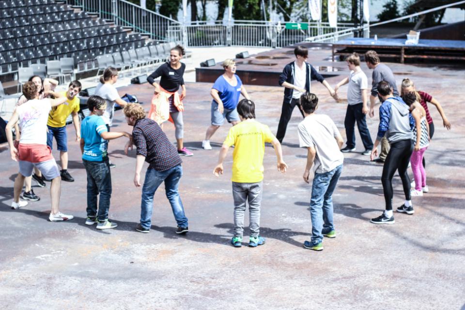 Fröhliche Kinder-Gesichter auf der Thuner Seebühne