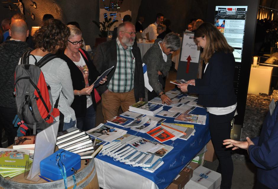 Flyers, brochures, livres: PluSport apporte toujours de la documentation intéressante à emporter lors de l’AD.