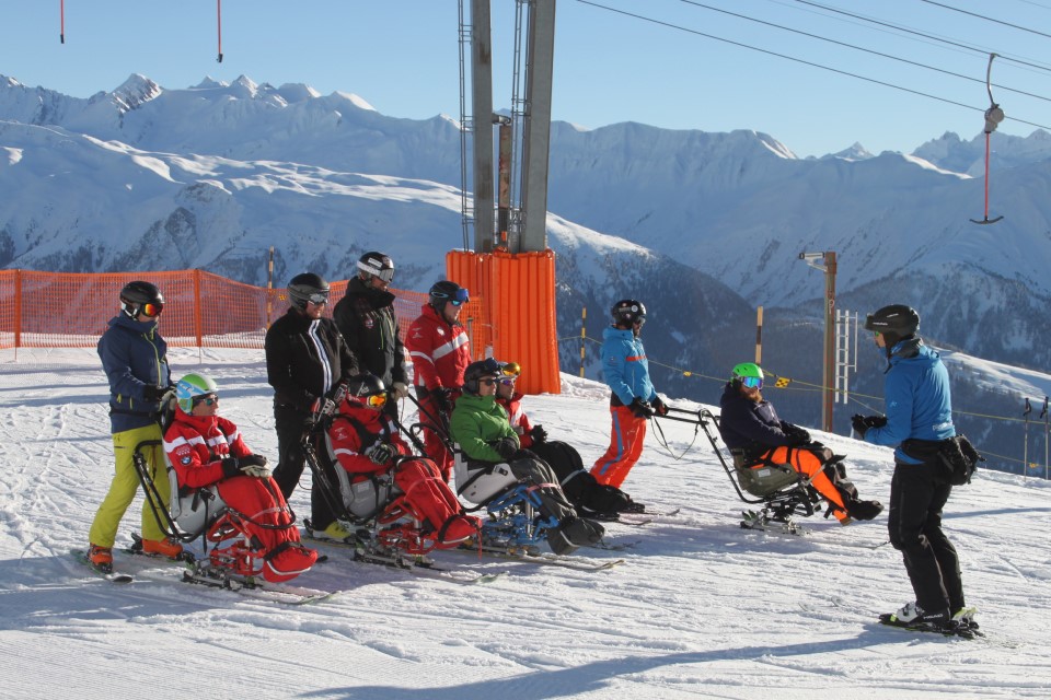 Erste Erfahrungen im und hinter dem Dualski