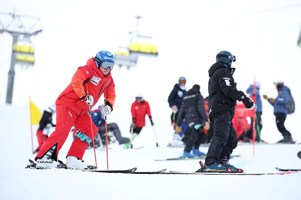 Robin Cuche, concentré lors de l’inspection (© Marcus Hartmann)